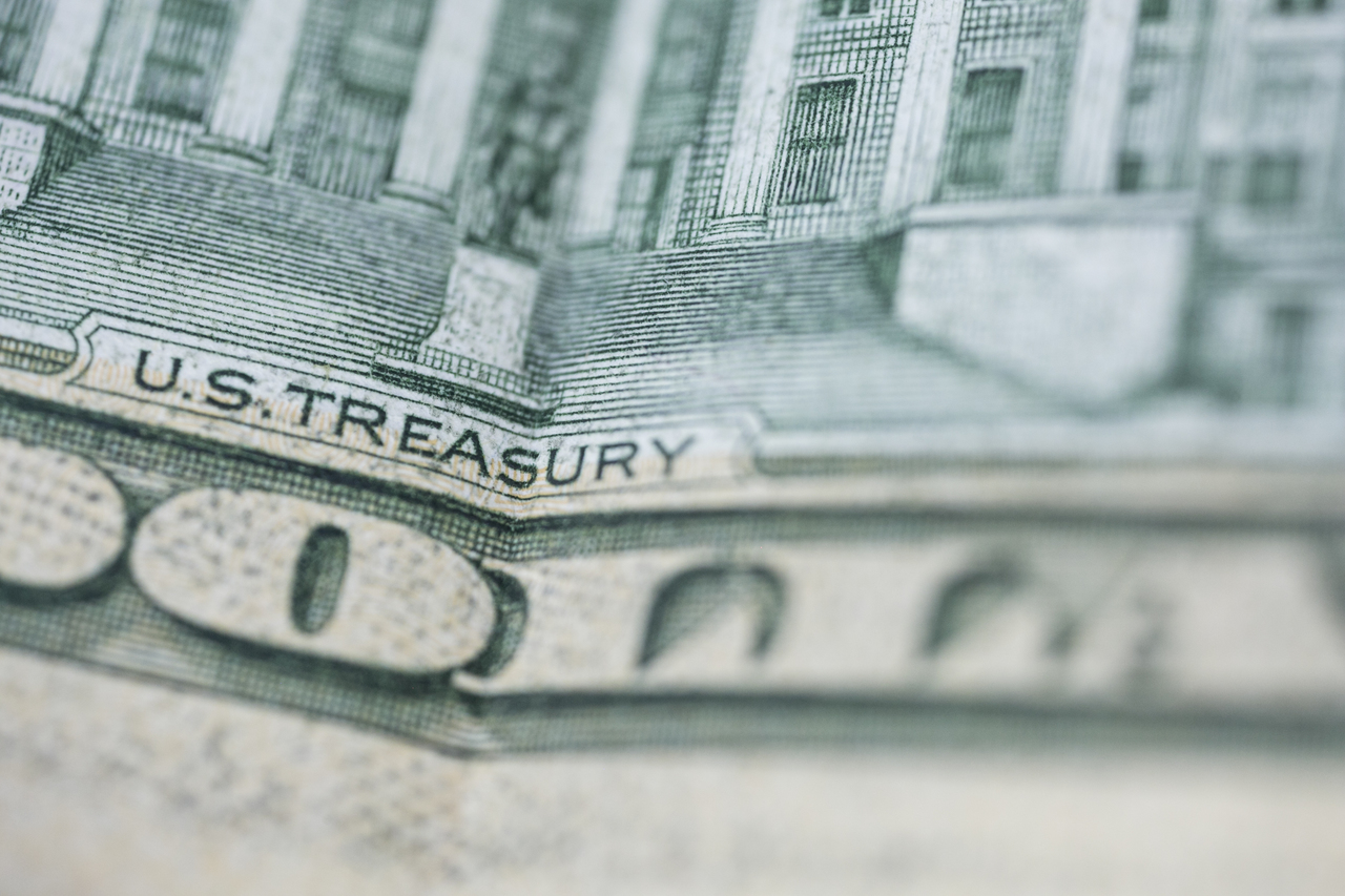 Bovespa despenca e dólar fecha em forte alta